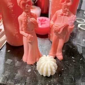 Dio los muertos candle melts